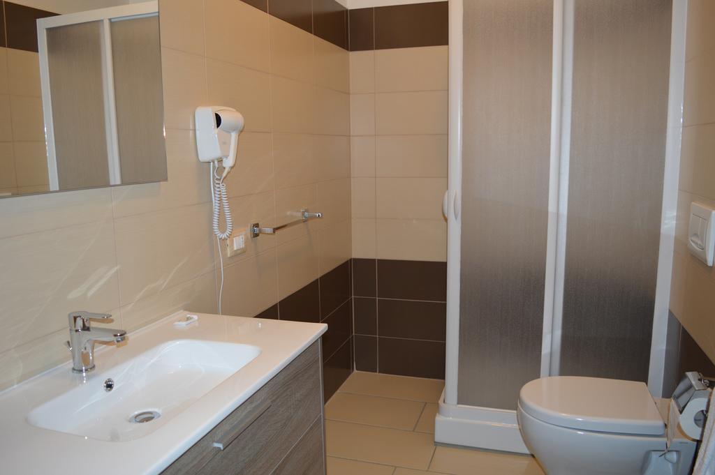 Holiday Affittacamere Corigliano Calabro Habitación foto