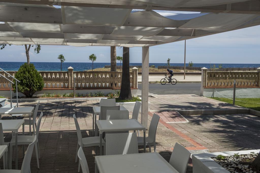 Holiday Affittacamere Corigliano Calabro Exterior foto