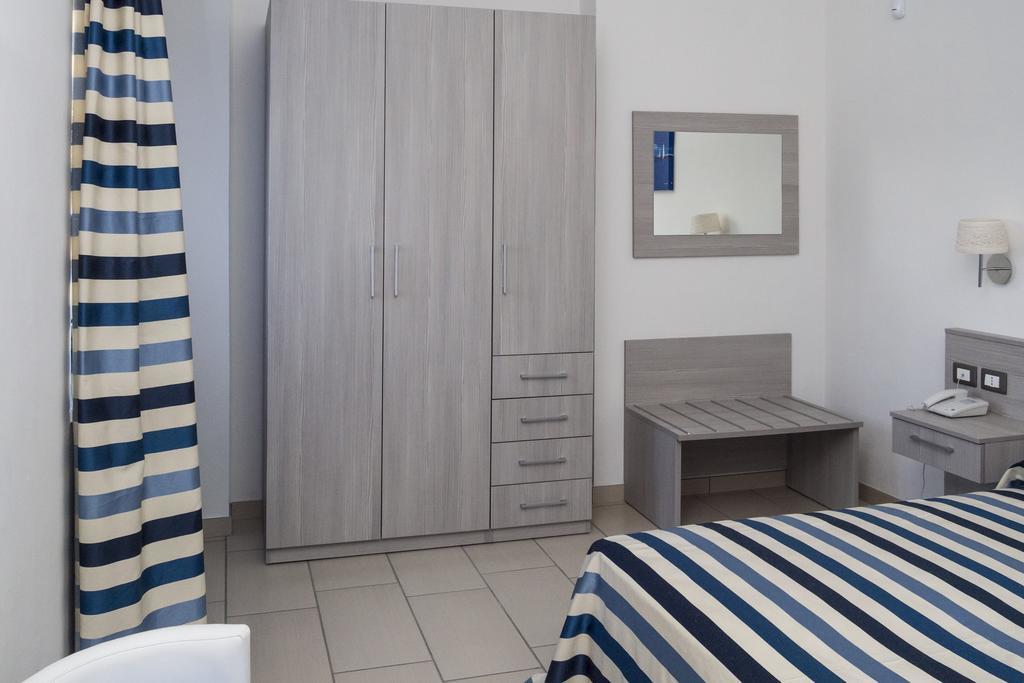 Holiday Affittacamere Corigliano Calabro Exterior foto