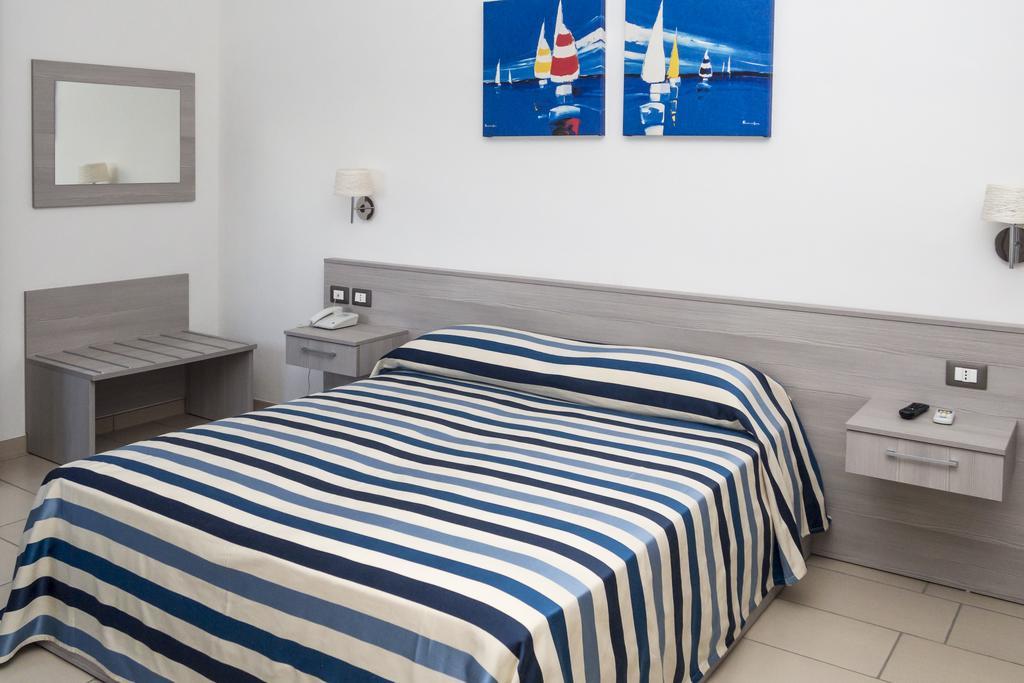 Holiday Affittacamere Corigliano Calabro Exterior foto