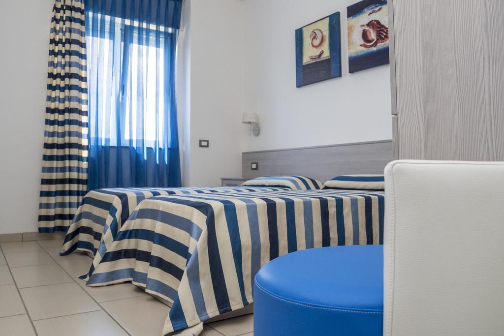 Holiday Affittacamere Corigliano Calabro Exterior foto